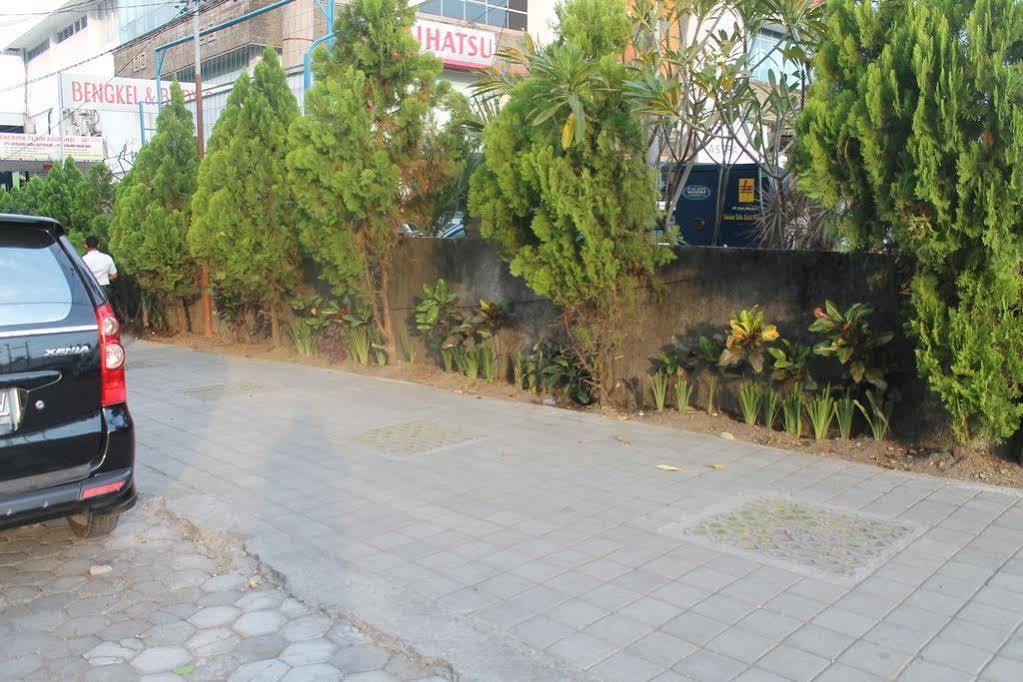 Hotel Warta Dua Denpasar Zewnętrze zdjęcie